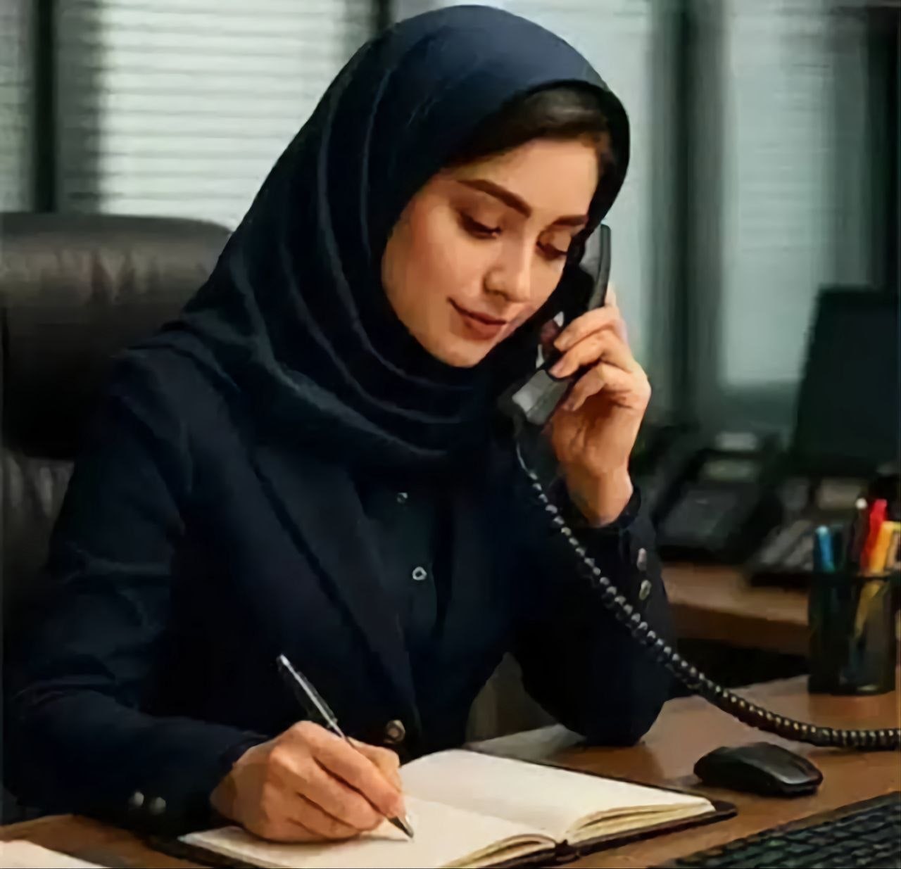 پشتیبانی تلفنی کانتینر ایران VIP برای انتخاب انبار